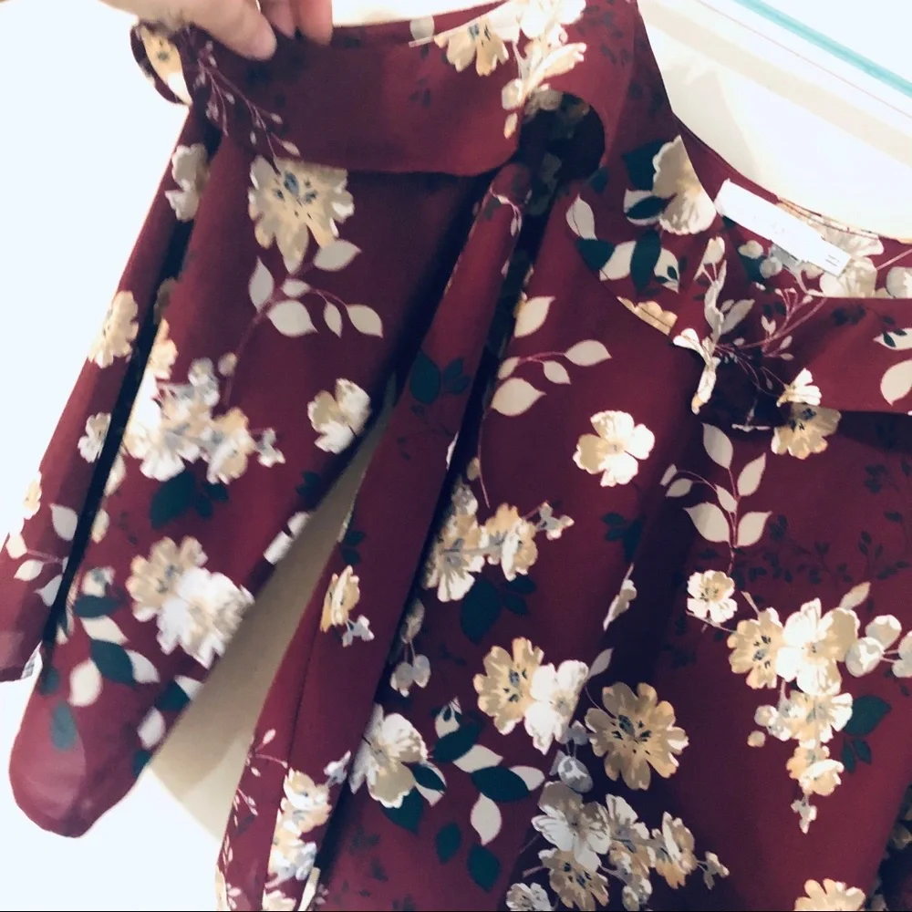 LUSH Floral Cold Shoulder Top - Picture 6 of 7